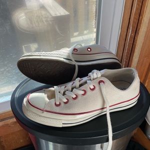 Women’s 8, men’s 6, cream and red Converse